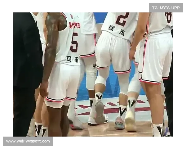 徐杰崴脚伤退一周后复出，全明星票王回归助广东